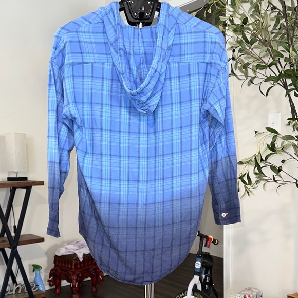 Aerie Blue Hombe Hooded Button Down - Picture 4 of 7
